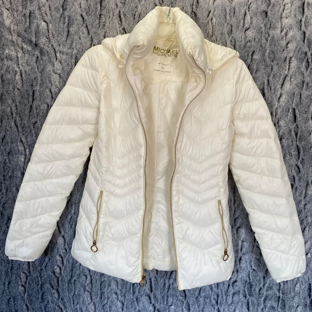 Michael Kors Packable Puffy Jacket, white, size XS - Picture 2 of 13